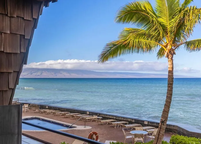 Kulakane 212- Oceanfront Condo, Coastal Vibes, Island Views